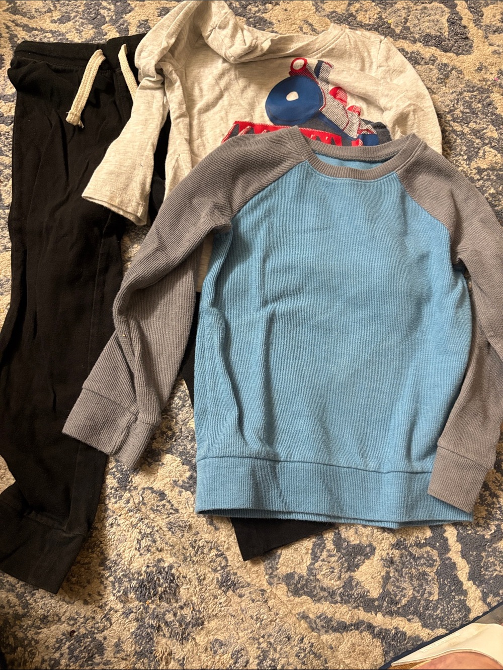 Boys Size 5/5T Clothing Bundle Old Navy Jumping Beans 3 Piece Set